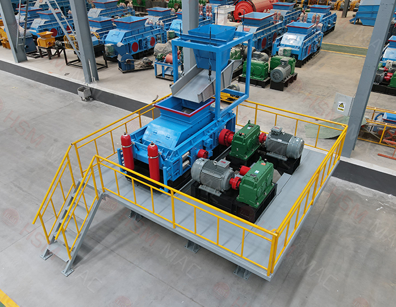 石灰?guī)r破碎機，石灰?guī)r制砂機，大型液壓對輥制砂機價格，對輥制砂機型號